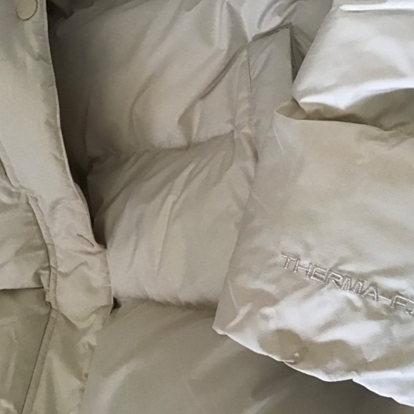 NWT Nike Sportswear Women's Metro Puffer Therma-FIT Loose Hooded Parka Size S - Picture 7 of 10